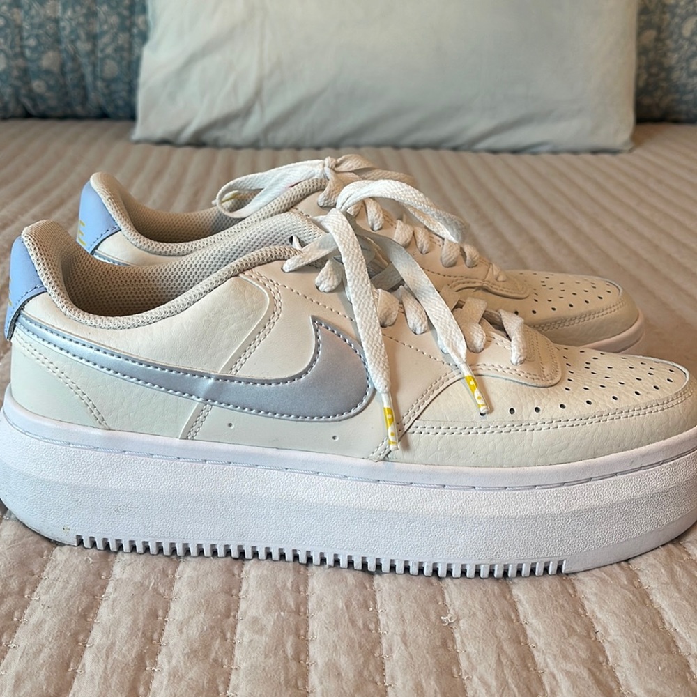 Nike Court Vision Alta - pops of color